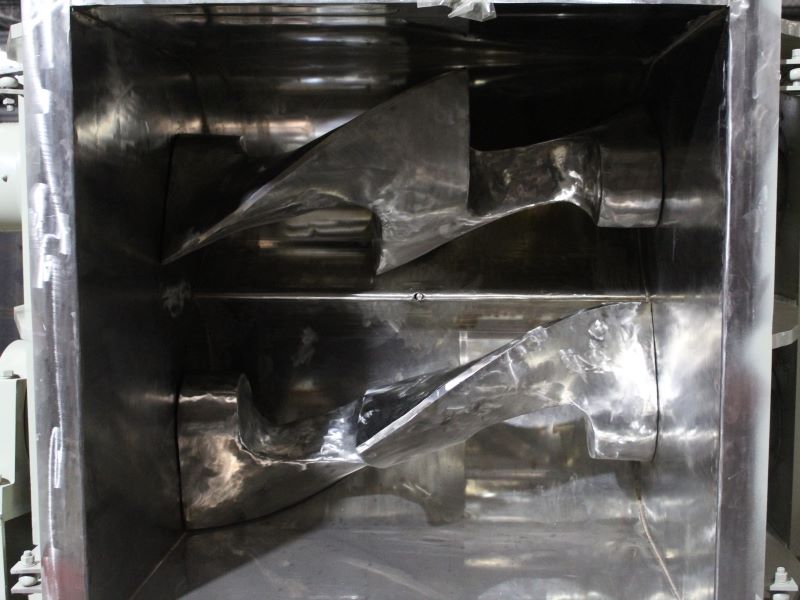 What Should I Do If Sigma Mixer Leaks Oil? | JCT Machinery