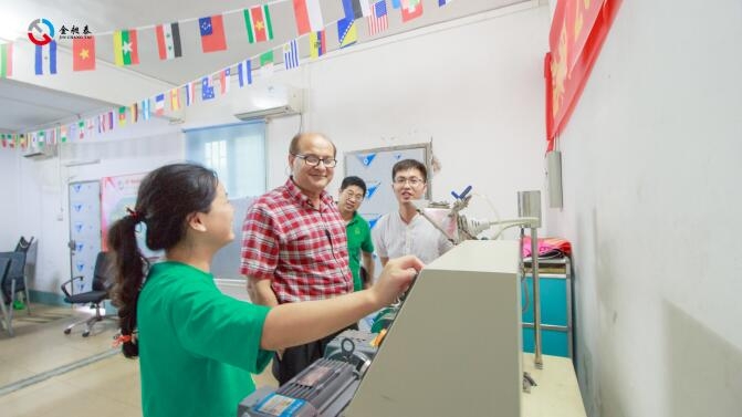 US customers come to find chewing gum production equipment